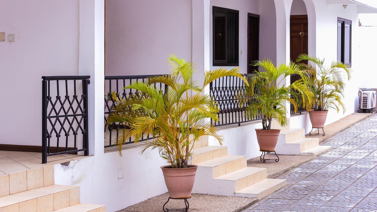 Lavender Lodge Hotel Akra Dış mekan fotoğraf